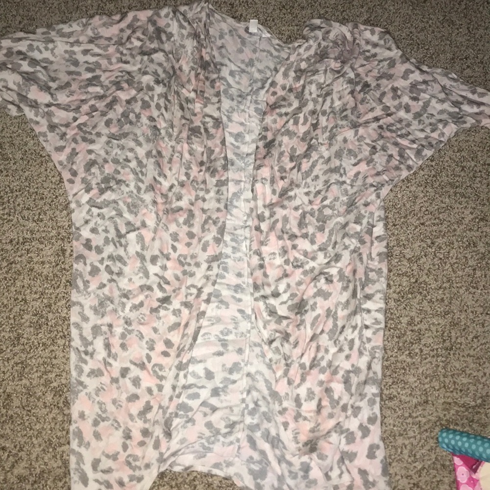 Pink and grey cheetah kimono
